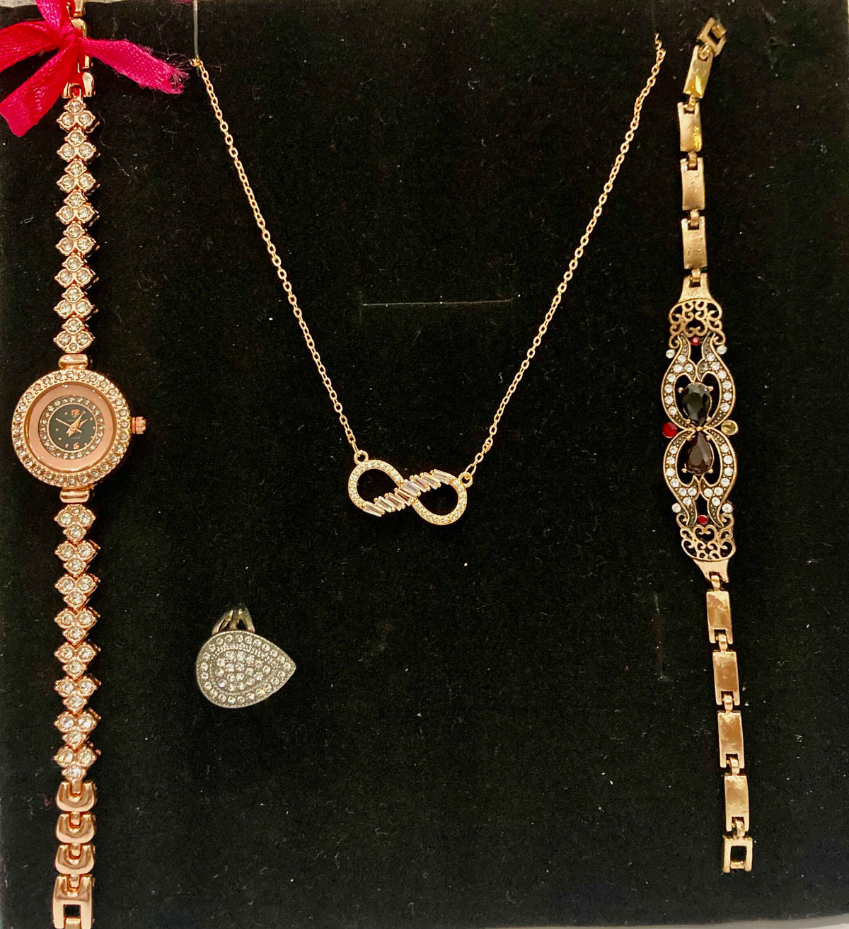 Elegant Jewelry Set – Rose Gold Watch, Necklace, Bracelet & Ring